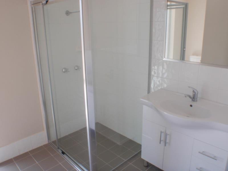 2/13 Wewak Street ASHMONT 5