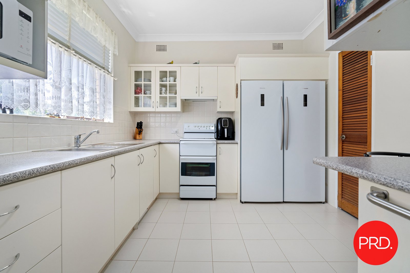 2/13 Winchester Street CARLTON 3