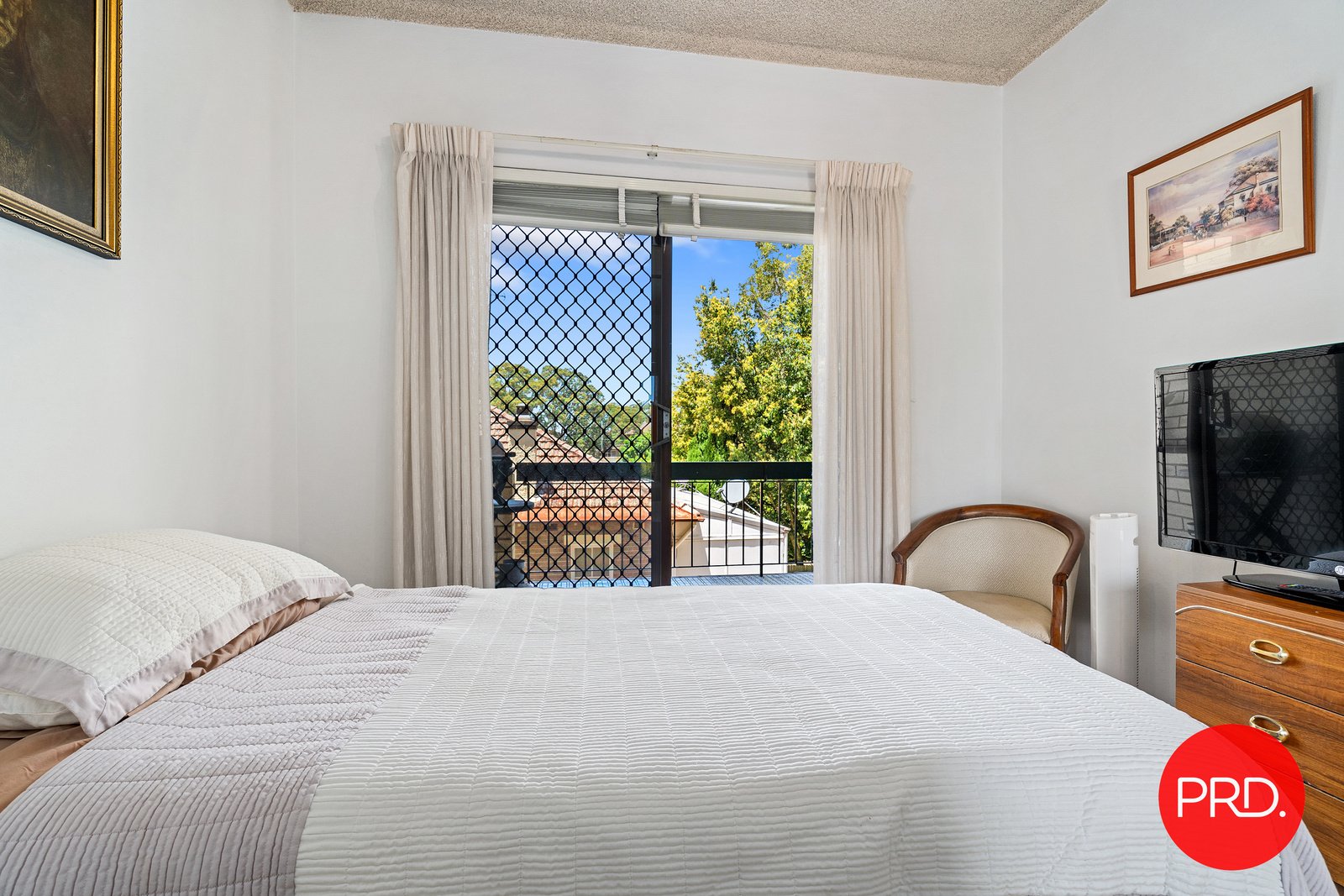 2/13 Winchester Street CARLTON 5