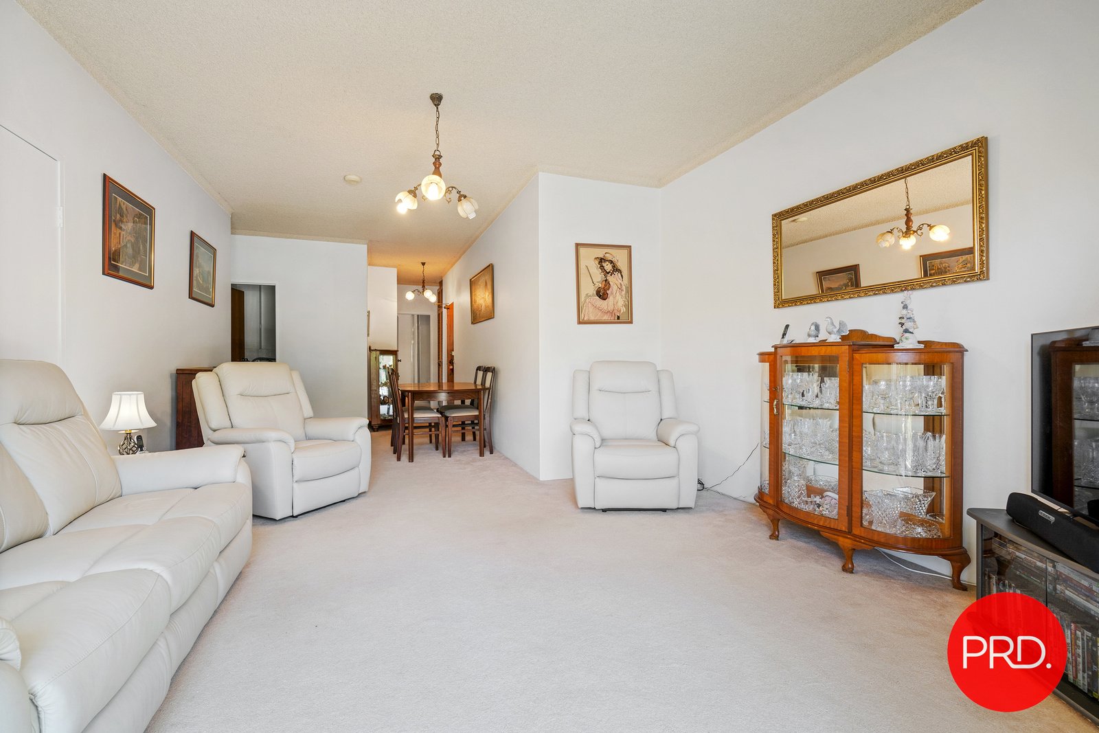 2/13 Winchester Street CARLTON 7