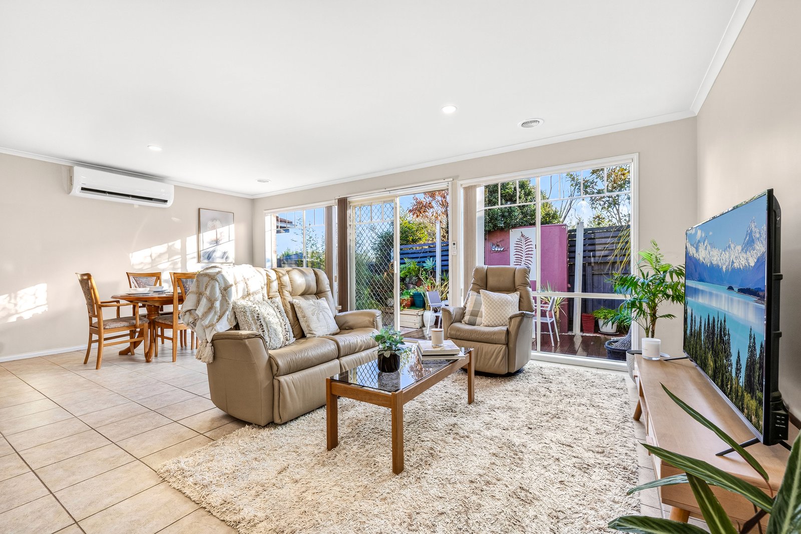 Gallery: 2/13 Woolert Street