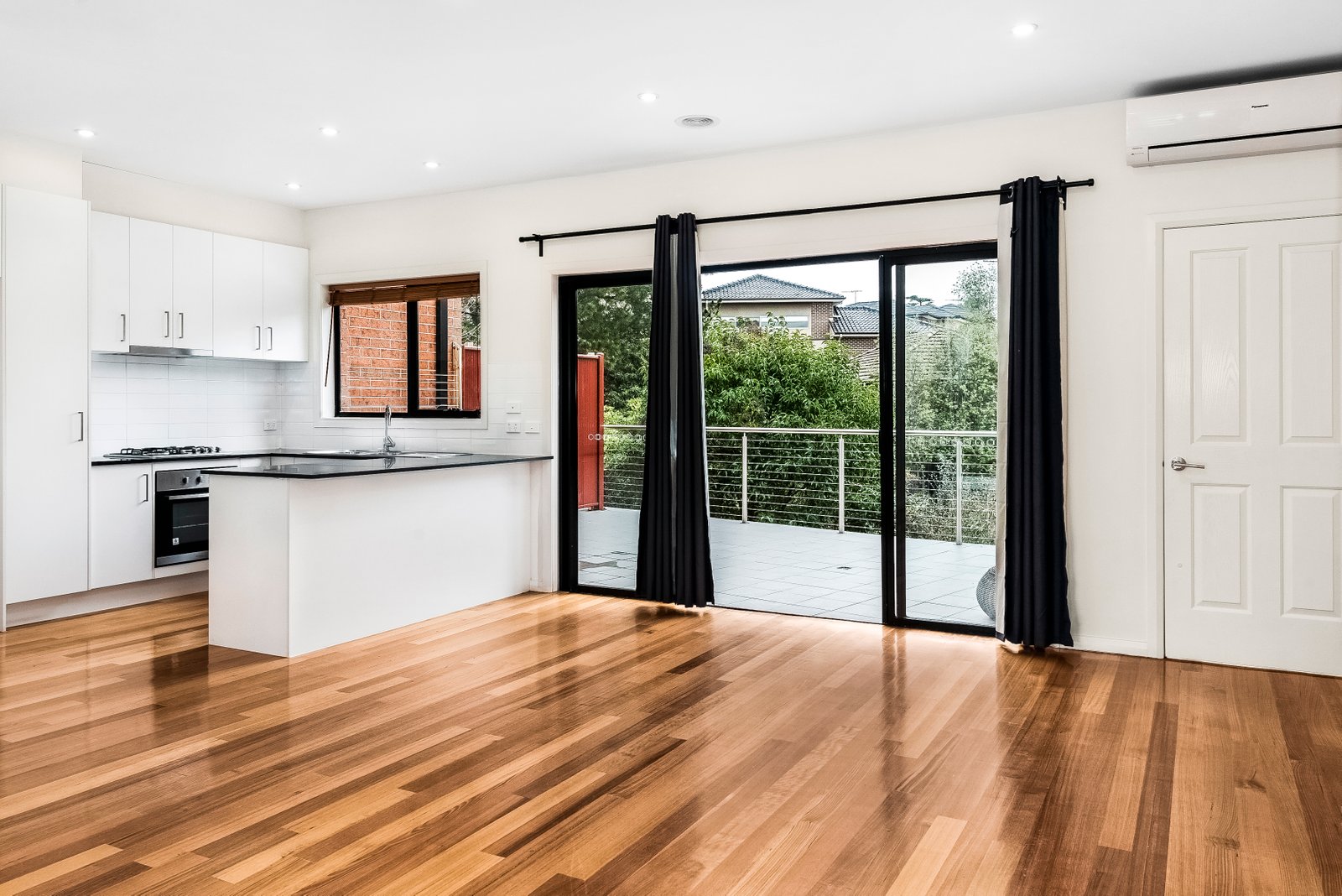 Gallery: 2/130 Ferntree Gully Road