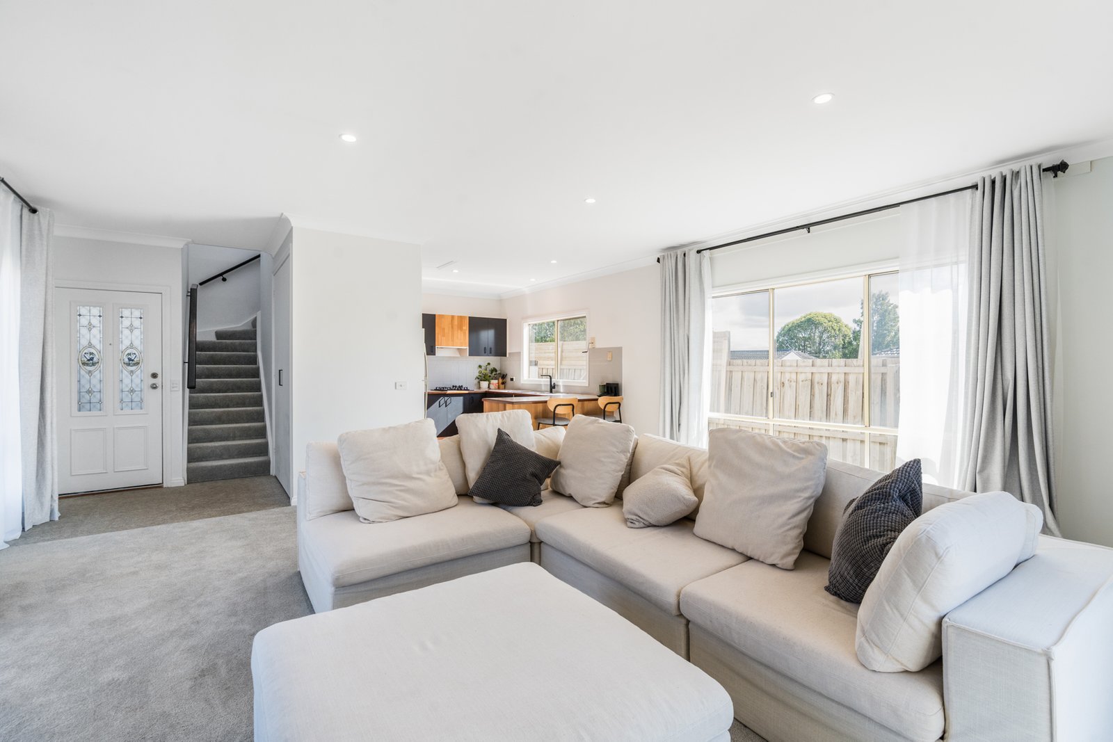 Gallery: 2/130 Roslyn Road