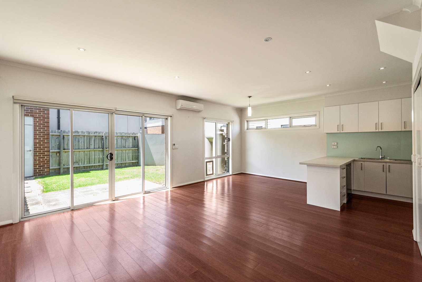 Gallery: 2/1305 Nepean Highway