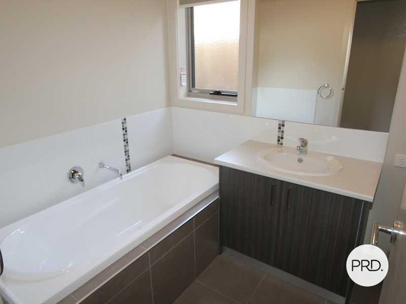 2/1306 Geelong Road MOUNT CLEAR 10