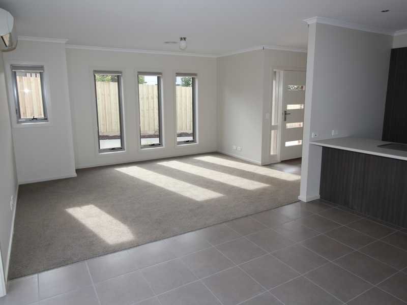 2/1306 Geelong Road MOUNT CLEAR 3