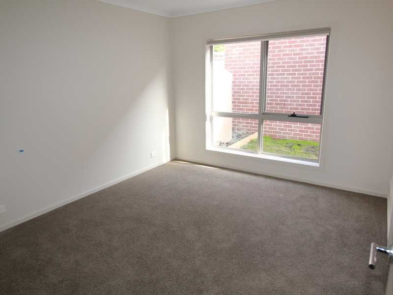 2/1306 Geelong Road MOUNT CLEAR 7