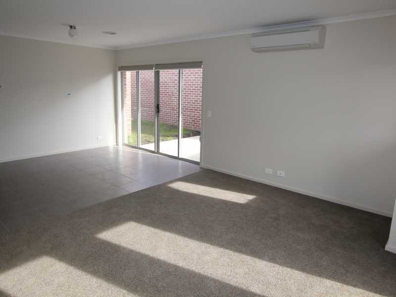 2/1306 Geelong Road MOUNT CLEAR 8