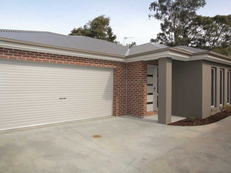 2/1306 Geelong Road MOUNT CLEAR 1