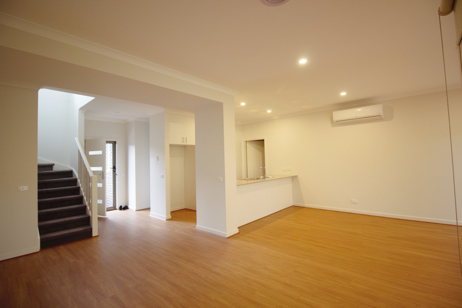 Gallery: 2/131 Huntingdale Road