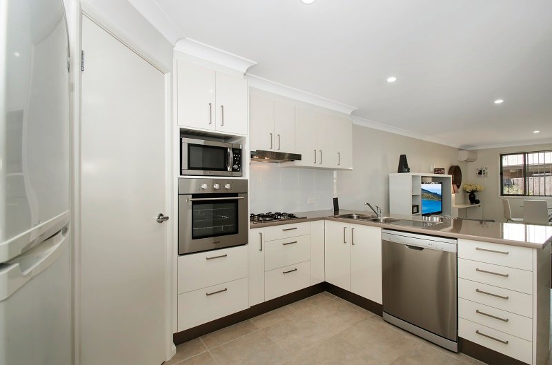 2/131 The Point Drive PORT MACQUARIE 3