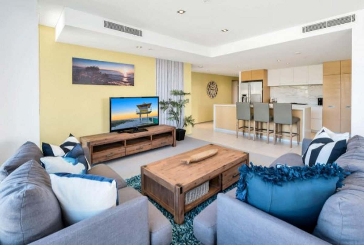 2131/2-14 The Esplanade Burleigh Heads 3