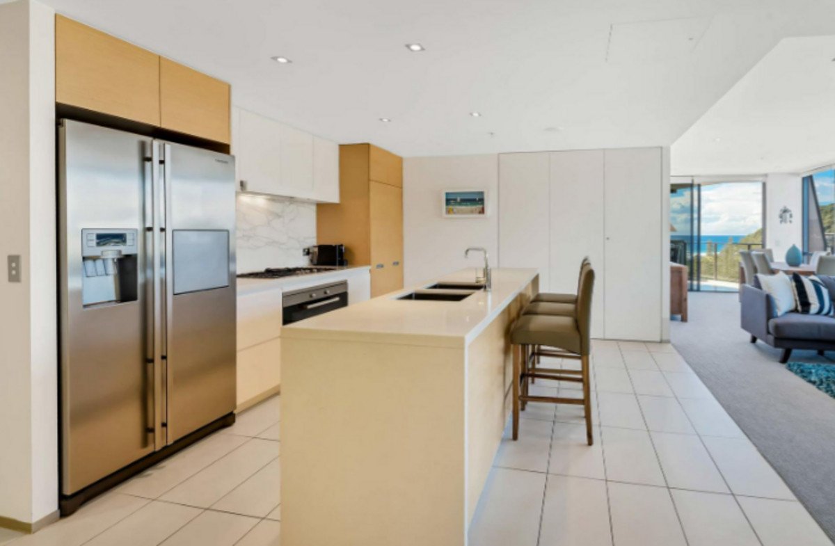 2131/2-14 The Esplanade Burleigh Heads 4