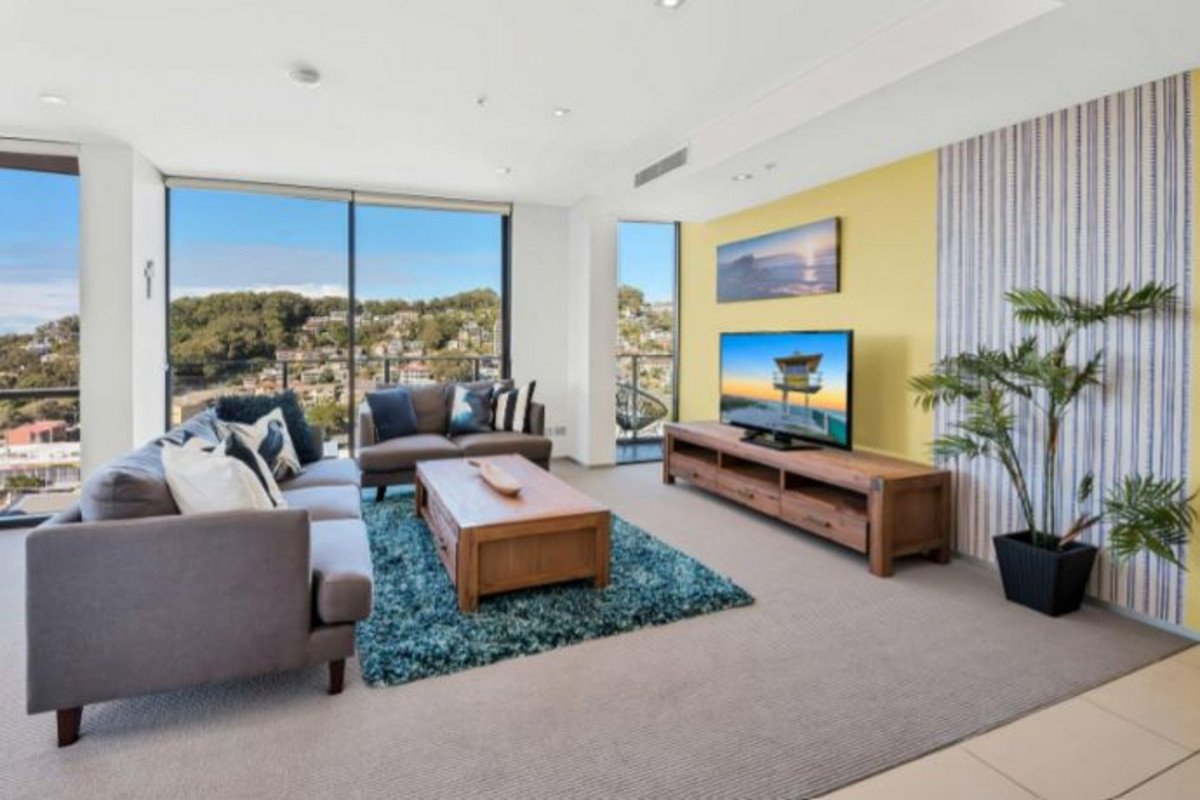 2131/2-14 The Esplanade Burleigh Heads 10