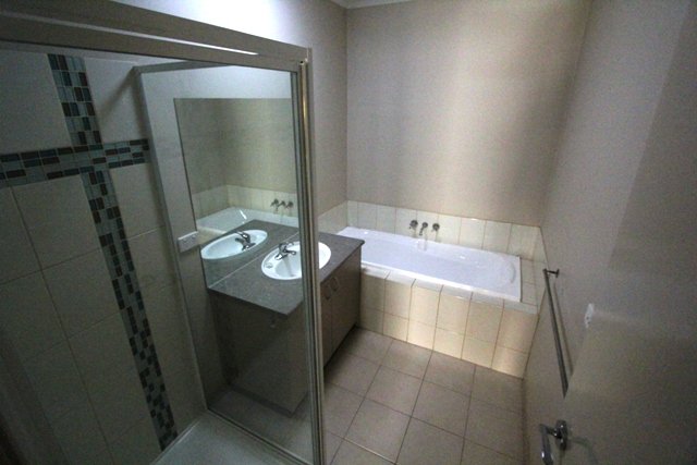 2/1316 Howitt Street WENDOUREE 8