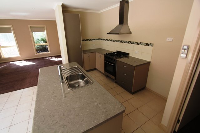 2/1316 Howitt Street WENDOUREE 3