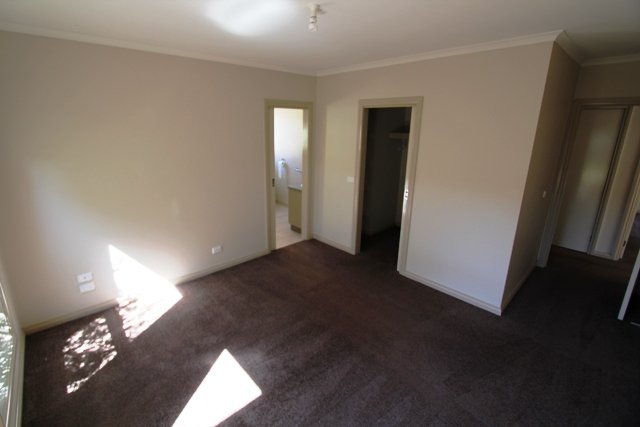 2/1316 Howitt Street WENDOUREE 9