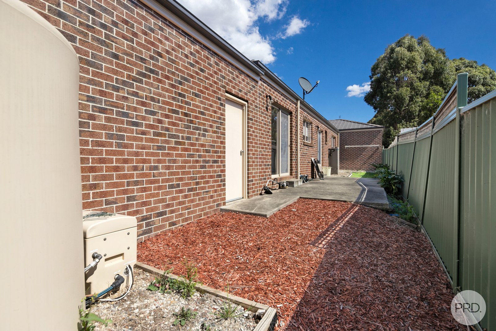 2/1318 Geelong Road MOUNT CLEAR 9