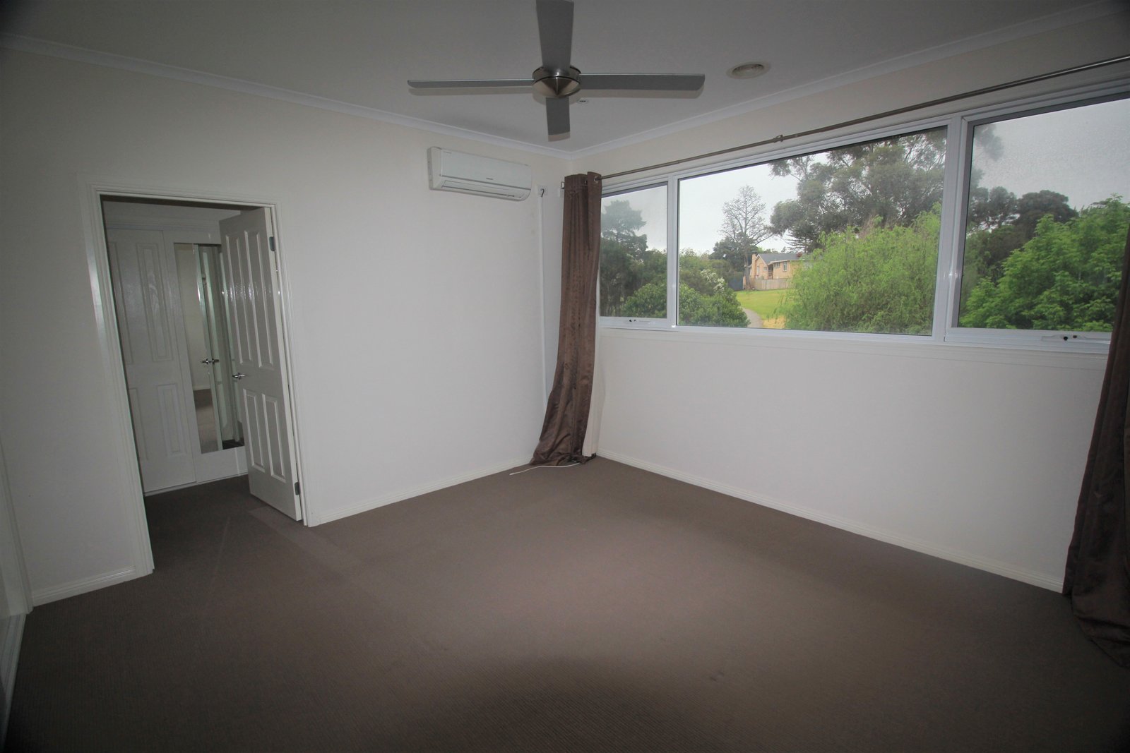 Gallery: 2/132 Ferntree Gully Road
