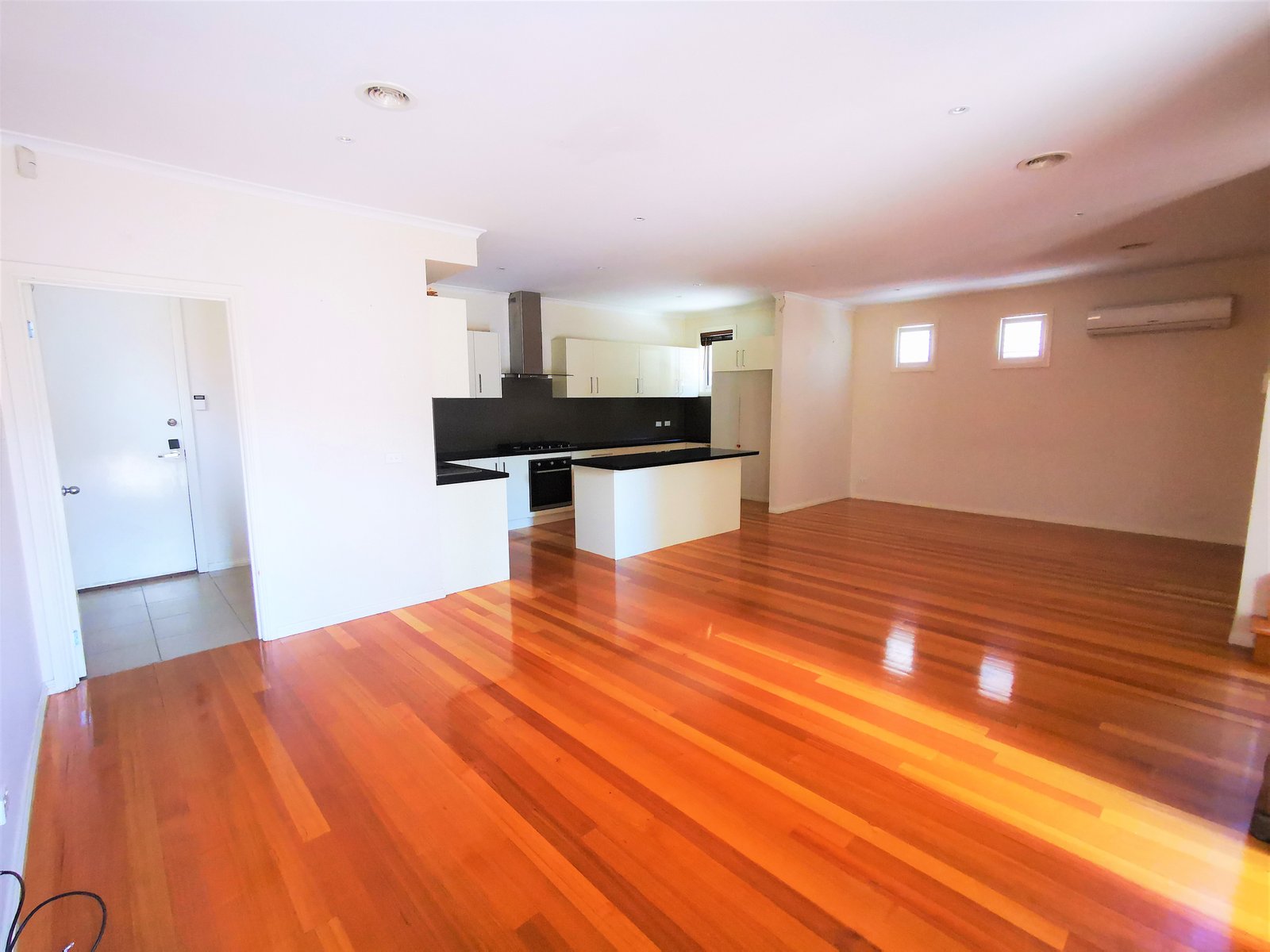 Gallery: 2/132 Ferntree Gully Road