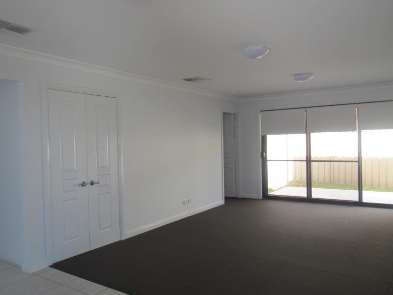 2/132 Manilla Road TAMWORTH 7