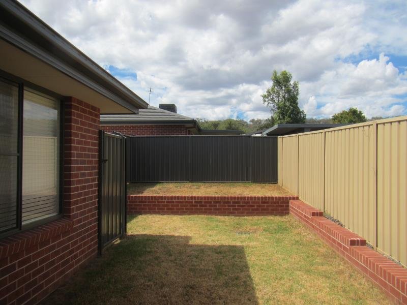 2/132 Manilla Road TAMWORTH 7
