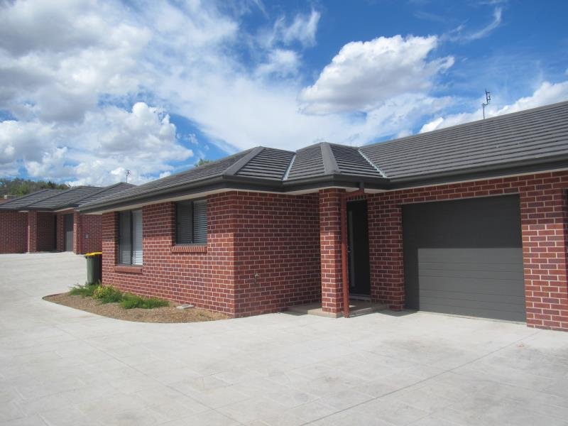 2/132 Manilla Road TAMWORTH 8