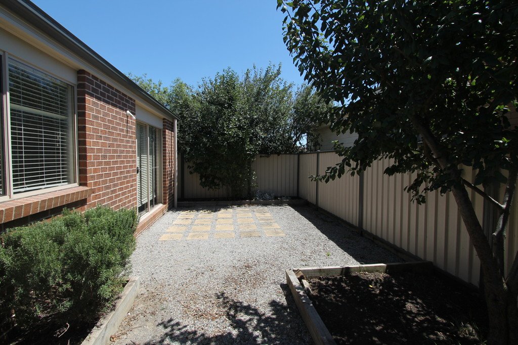 2/132 Spencer Street SEBASTOPOL 12