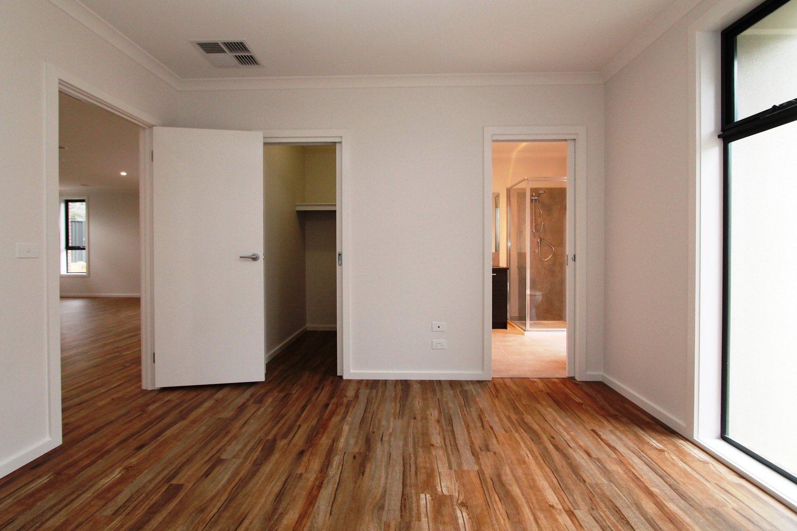 2/133 Albert Street CRESWICK 3