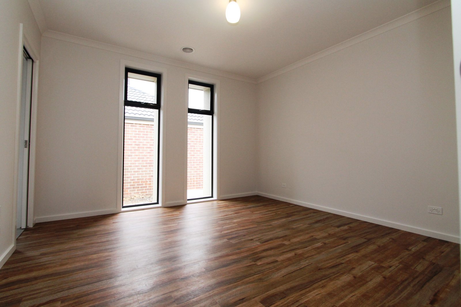 2/133 Albert Street CRESWICK 10