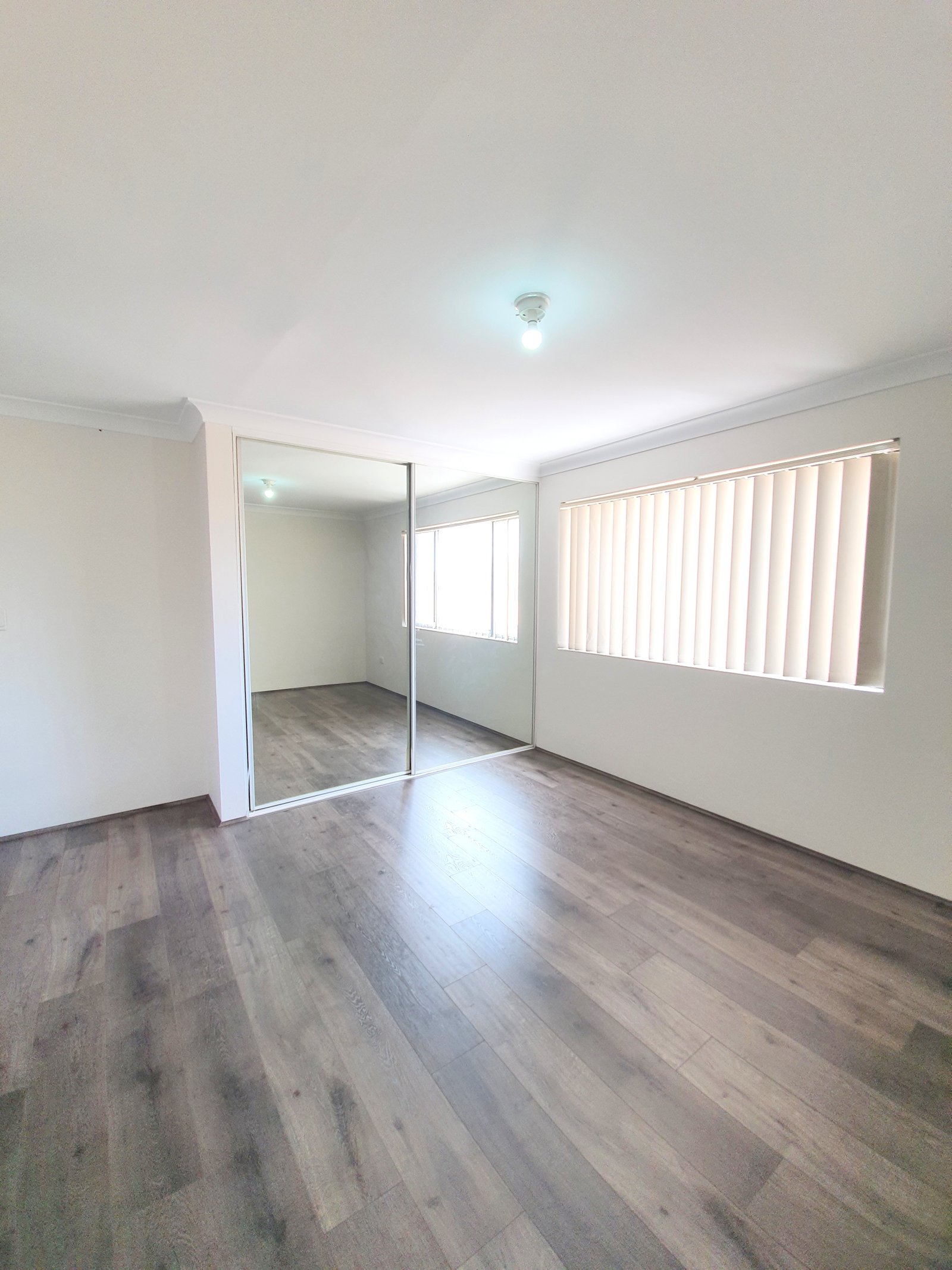 21/33 Bathurst Street LIVERPOOL 5