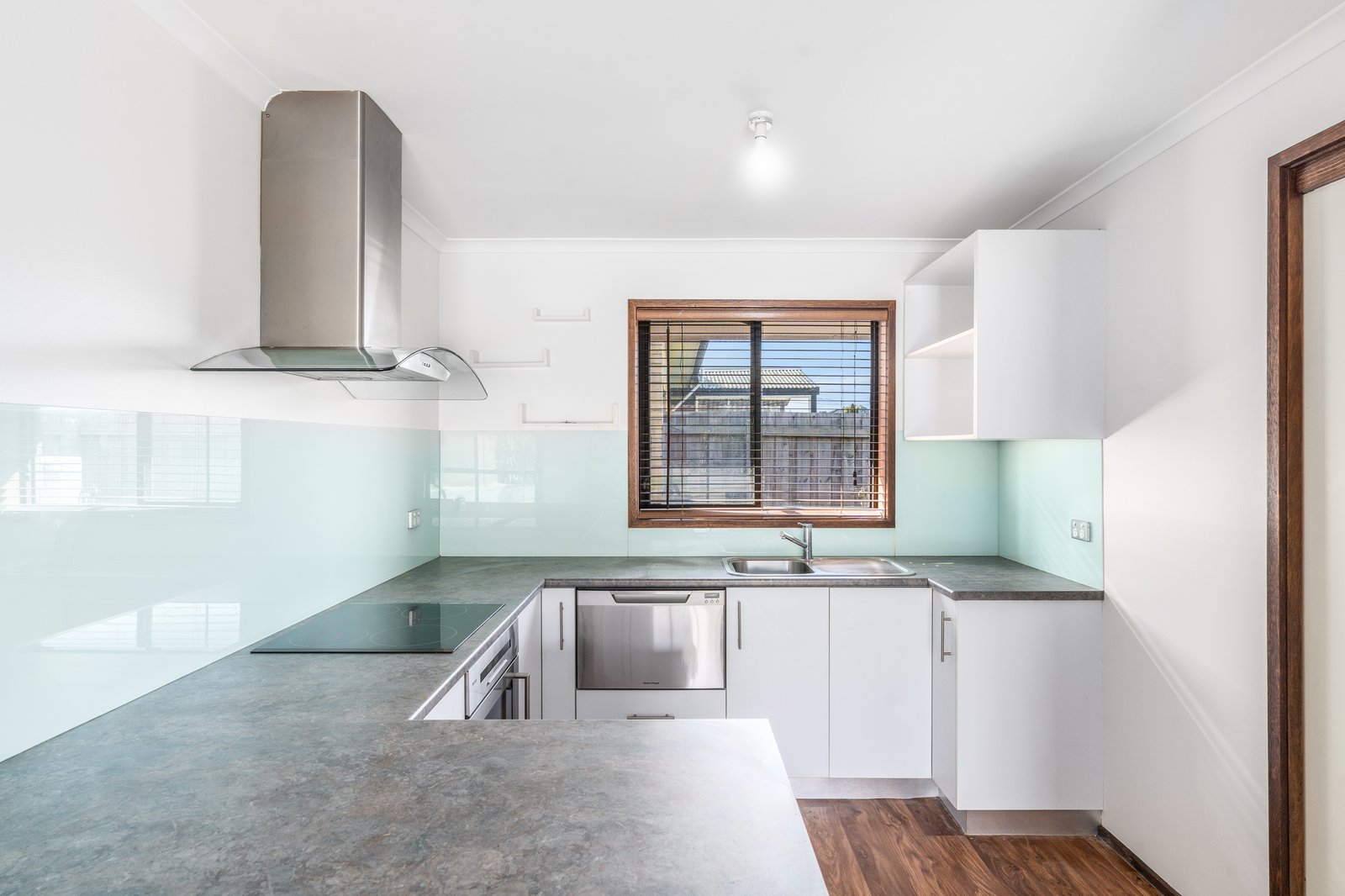 Gallery: 2/133 Helms Street