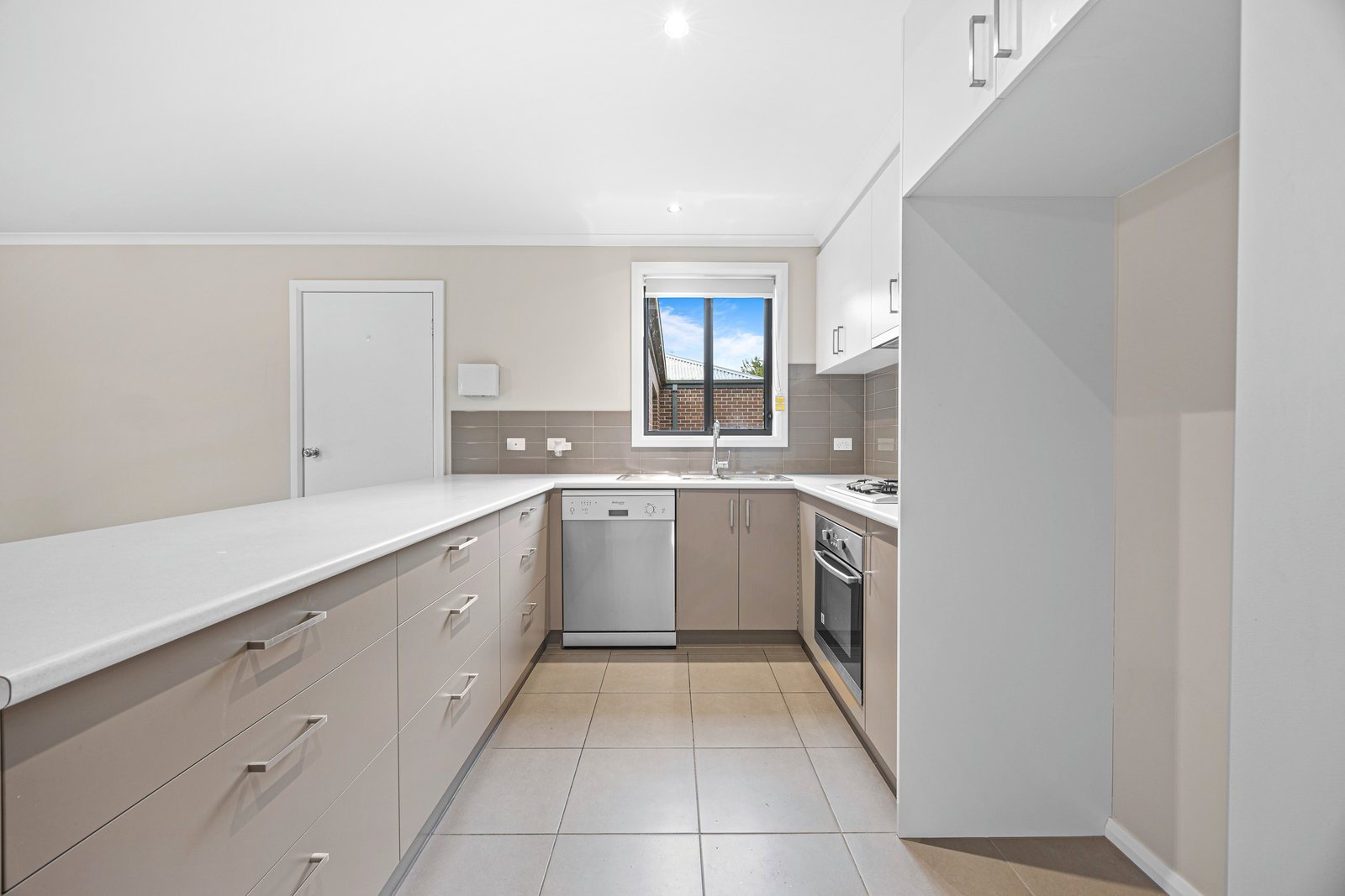 Gallery: 2/1330A Geelong Road