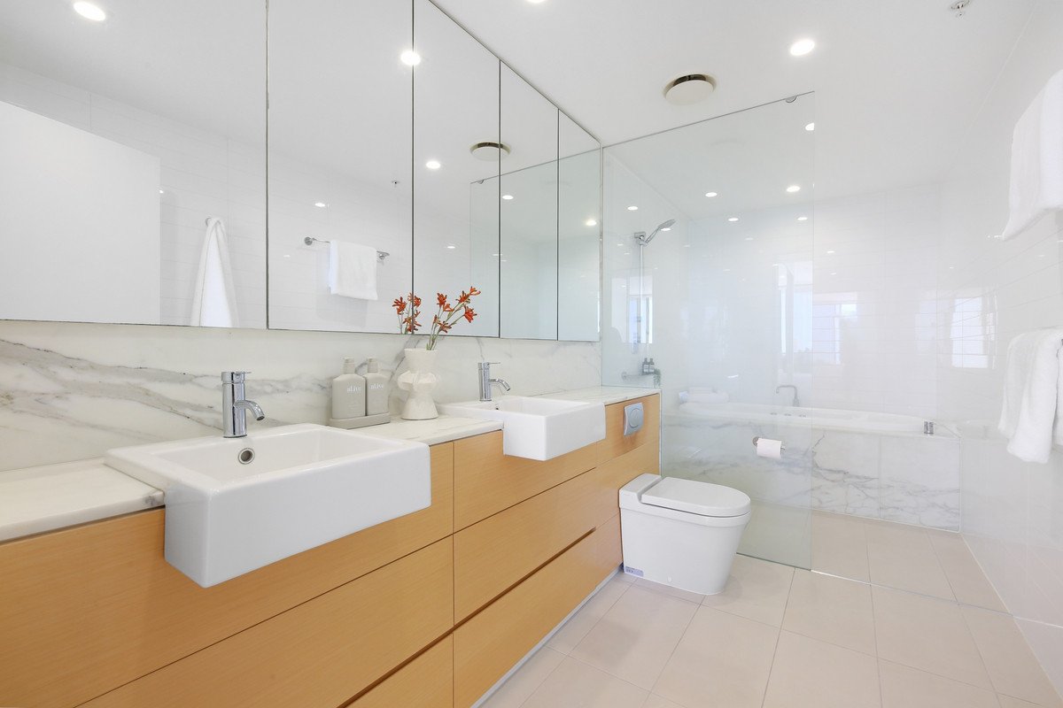 2133/2-14 The Esplanade Burleigh Heads 12