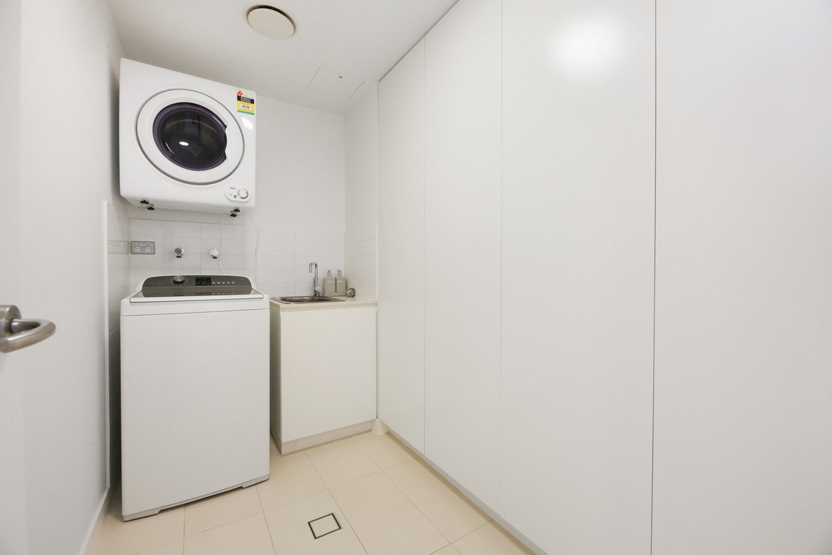 2133/2-14 The Esplanade Burleigh Heads 20