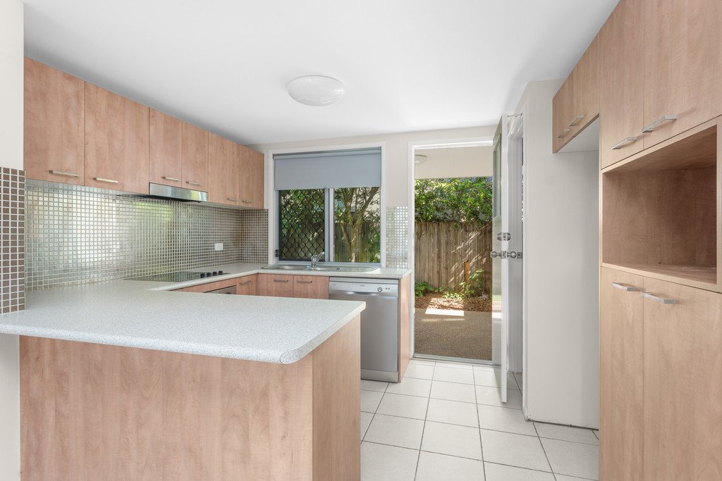 2/134 York Street NUNDAH 4