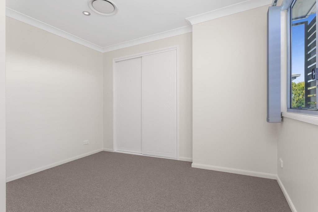2/134 York Street NUNDAH 11