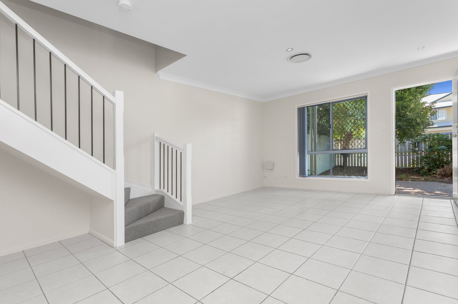 2/134 York Street NUNDAH 2