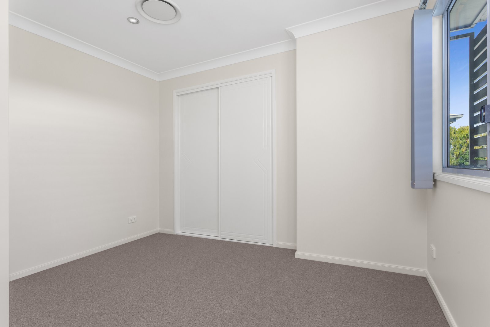 2/134 York Street NUNDAH 11