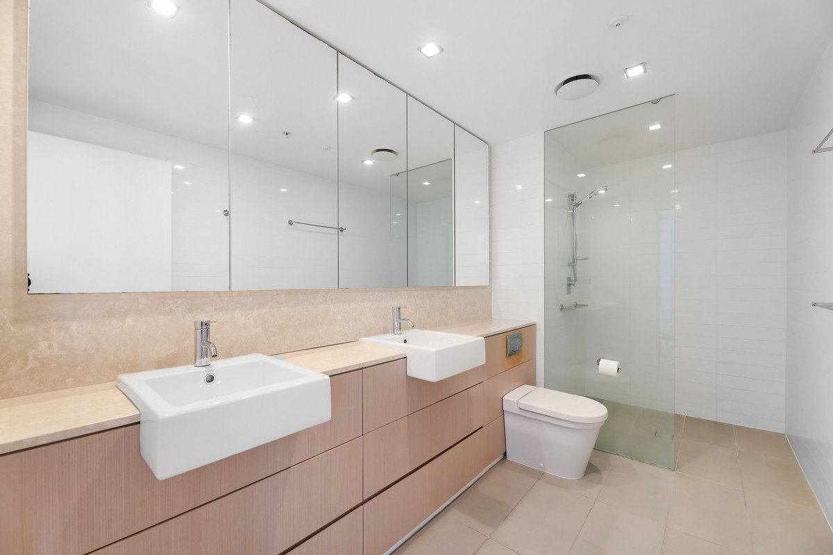 2134/2-14 The Esplanade Burleigh Heads 15