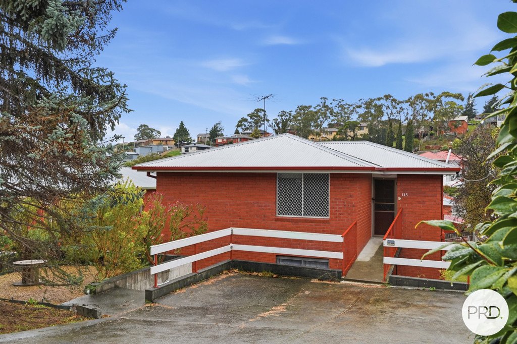 2/135 Springfield Ave  WEST MOONAH 1