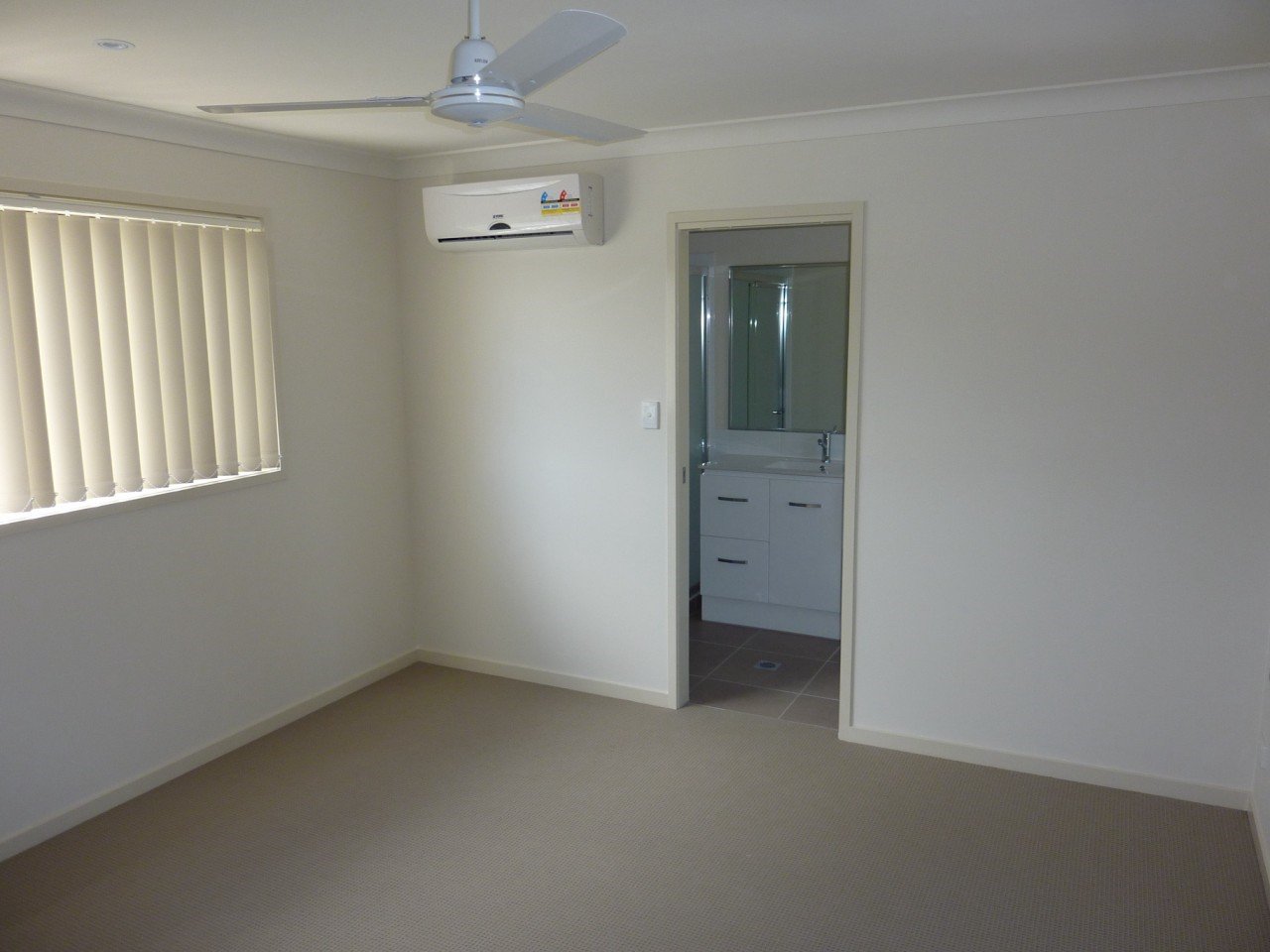 2/136 Central Street LABRADOR 6