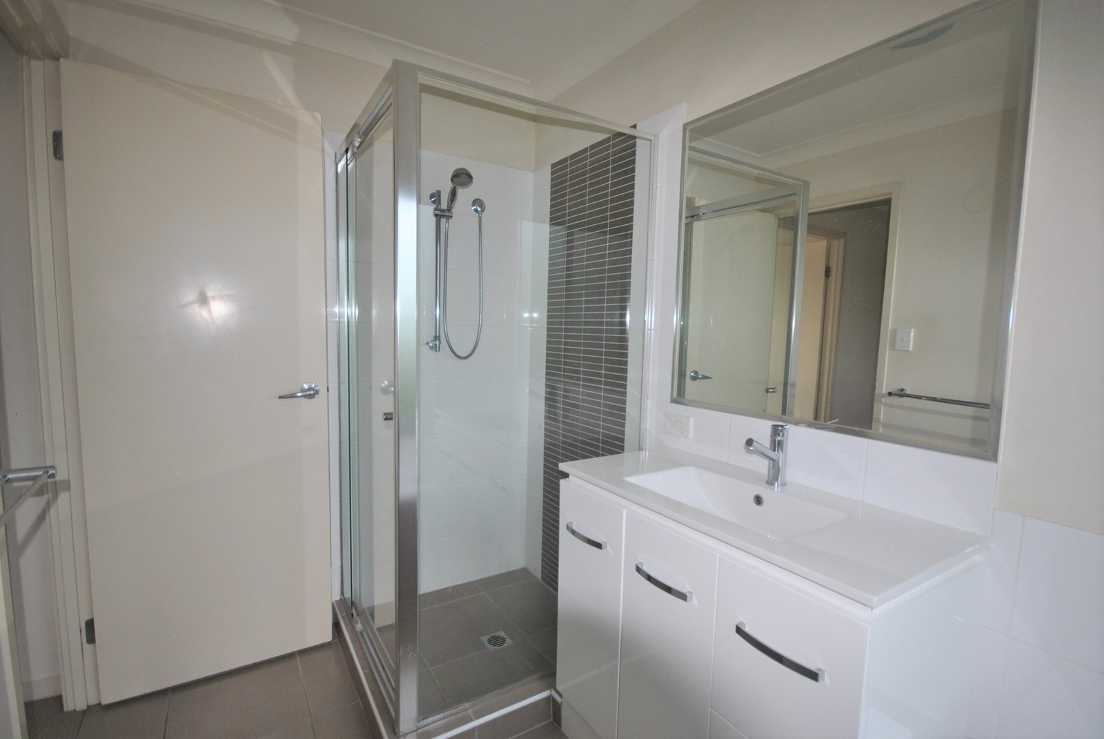 2/136 Central Street LABRADOR 7