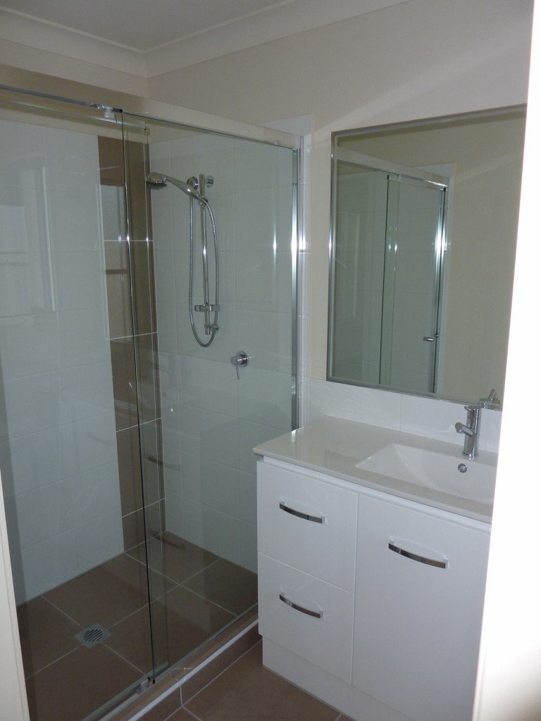 2/136 Central Street LABRADOR 9