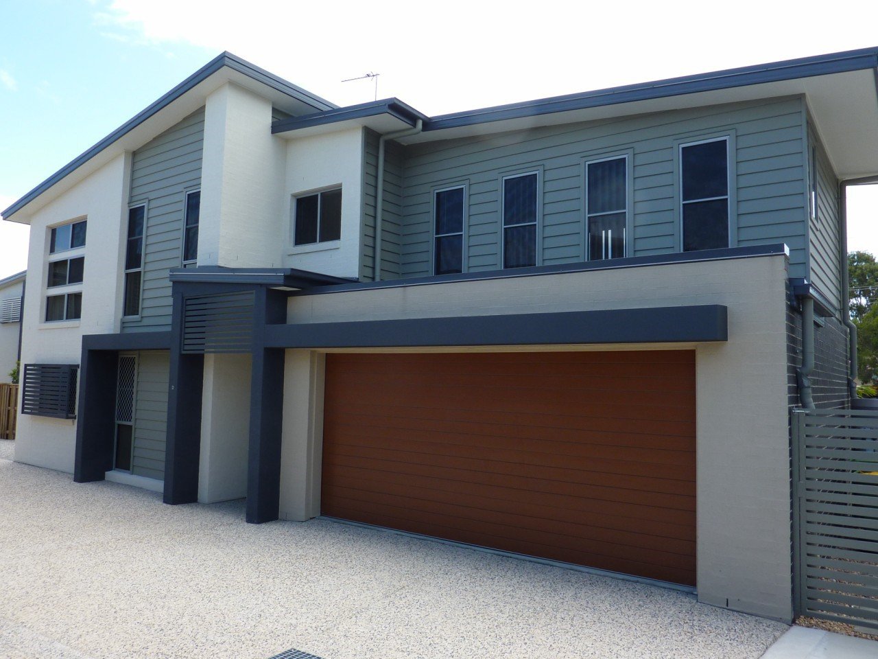 2/136 Central Street LABRADOR 11