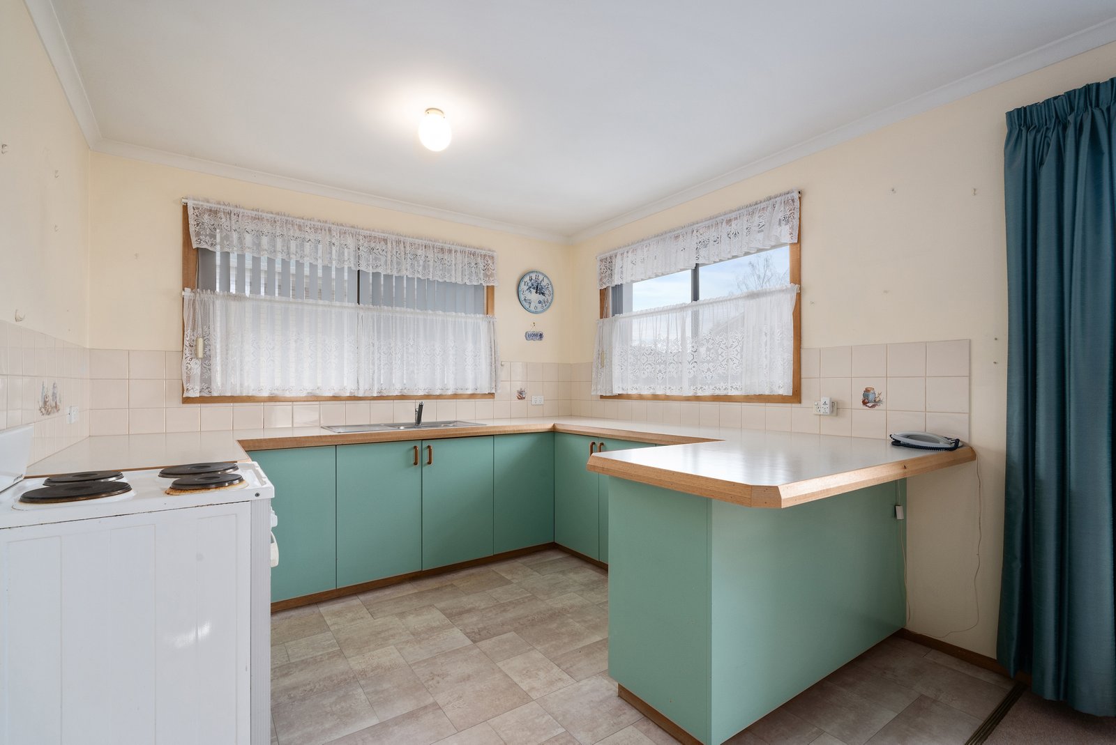 2/136 Hopkins Street MOONAH 3