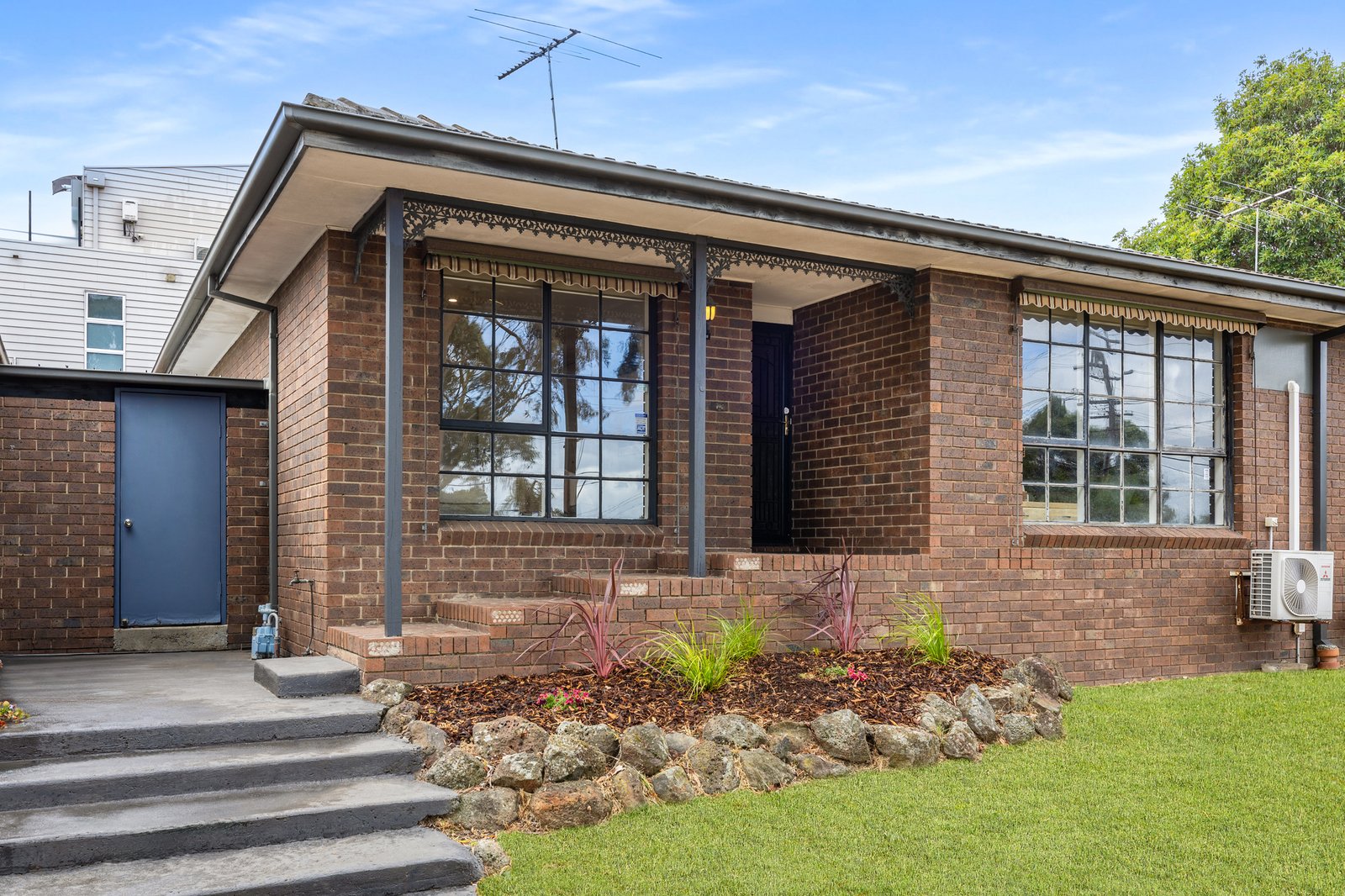 Gallery: 2/136 Huntingdale Road