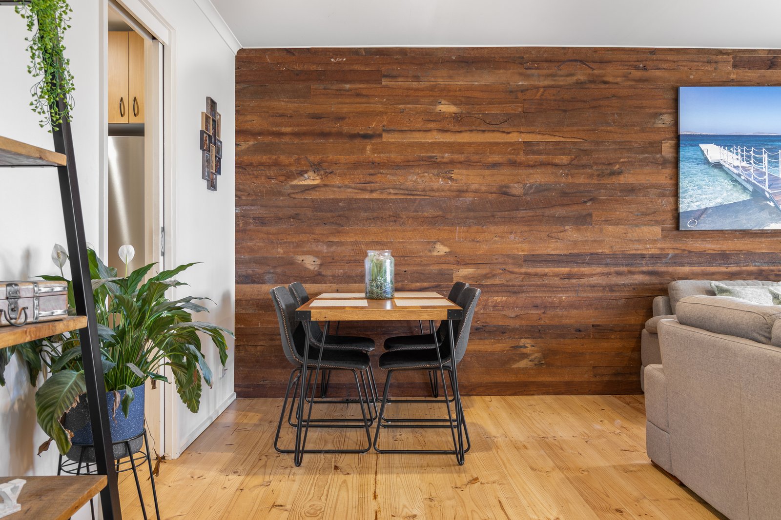 Gallery: 2/136 Huntingdale Road