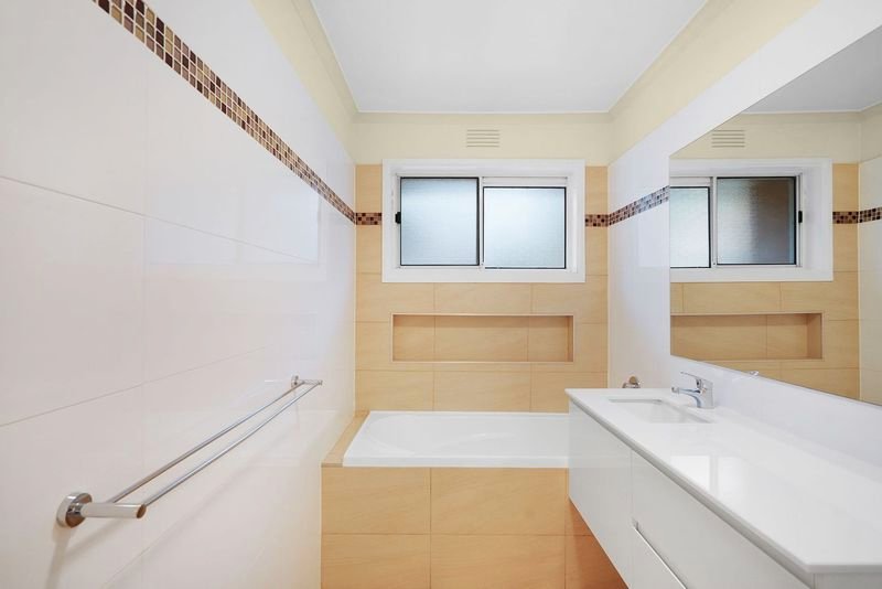 Real Estate and Property in 2/136 Waterdale Road, Ivanhoe, VIC