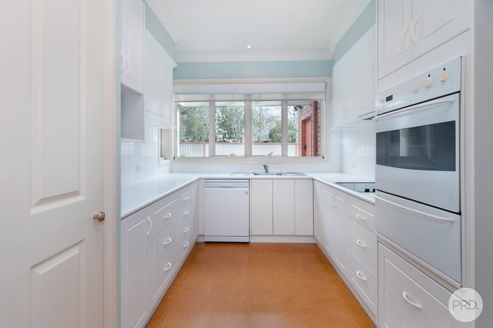 2/1364 Gregory Street LAKE WENDOUREE 4